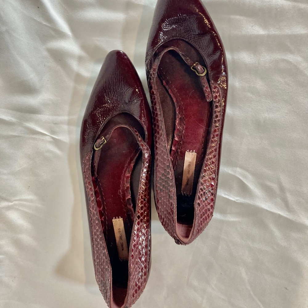 Marc Jacobs snake skin flats